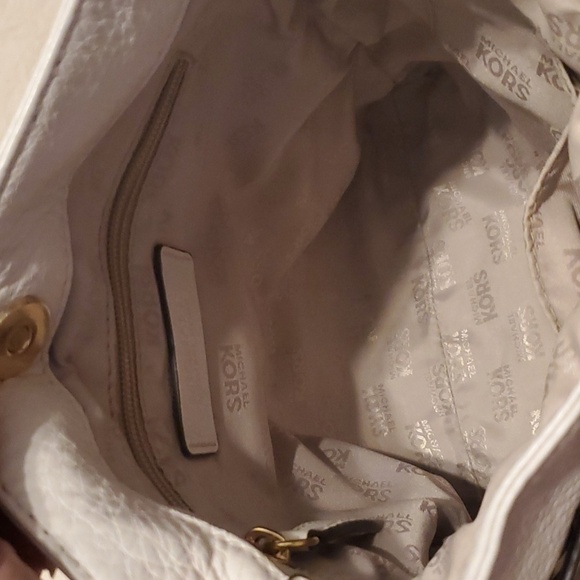 Michael Kors Leather Crossbody Gold Chain Bag - Picture 6 of 9